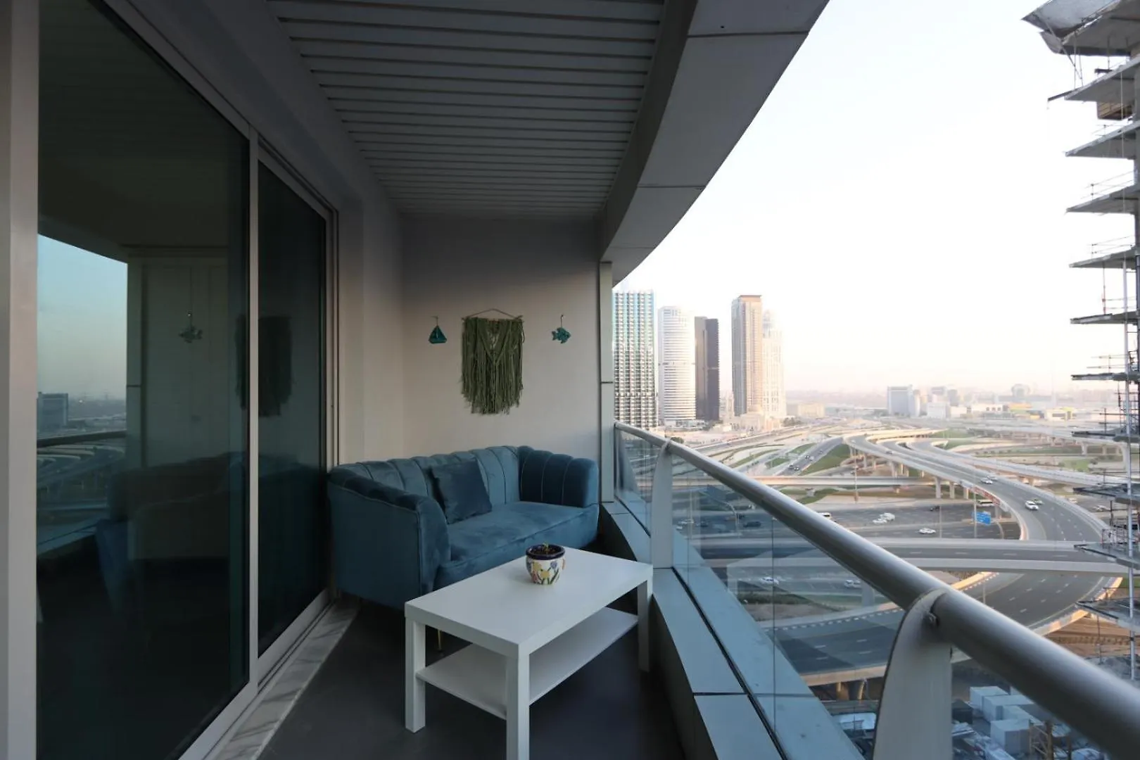 Livbnb - Casa Aruri,1B Marina Escape Near Metro, Mall And Promenade Dubai 0*,  United Arab Emirates