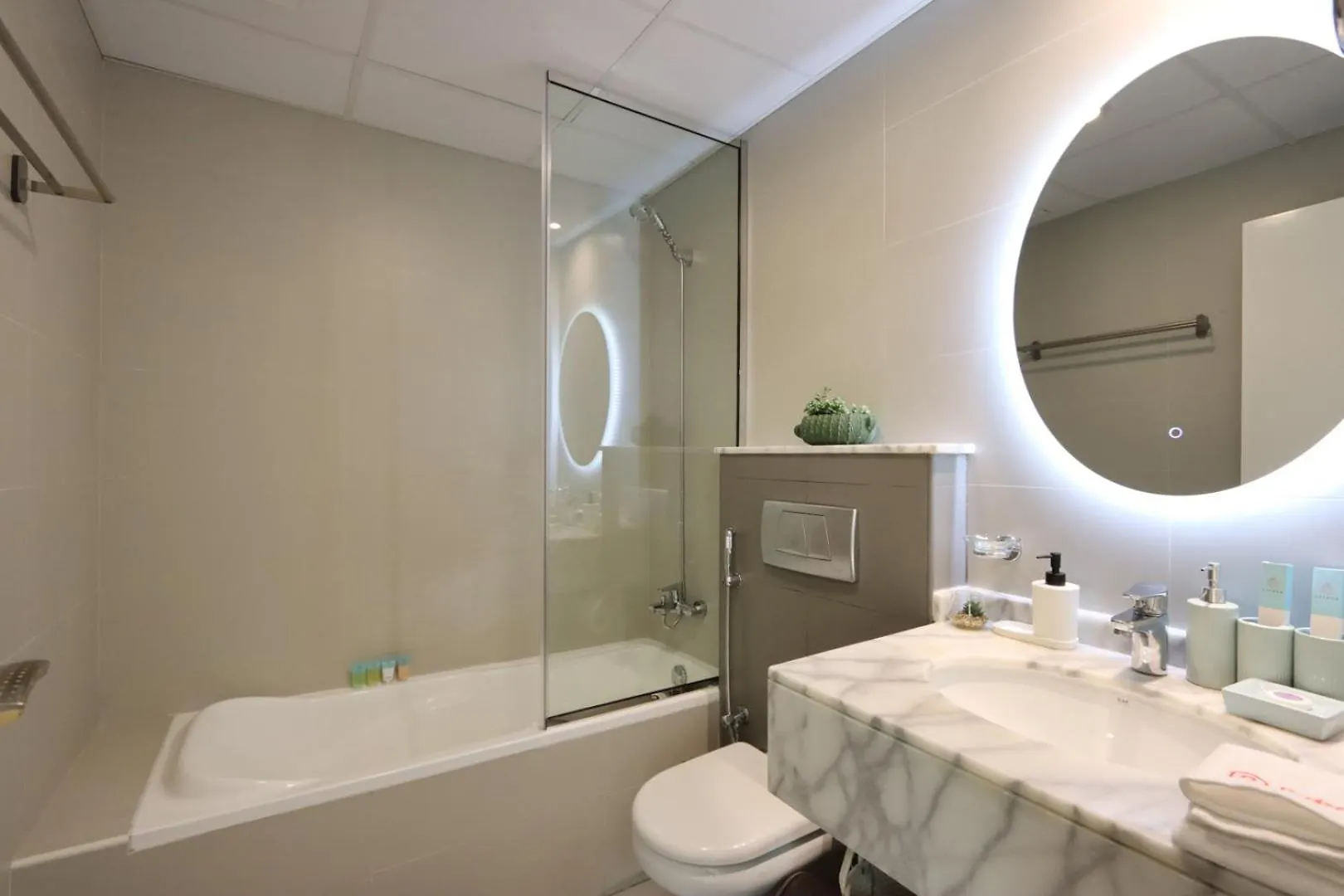 Livbnb - Casa Aruri,1B Marina Escape Near Metro, Mall And Promenade Dubai United Arab Emirates